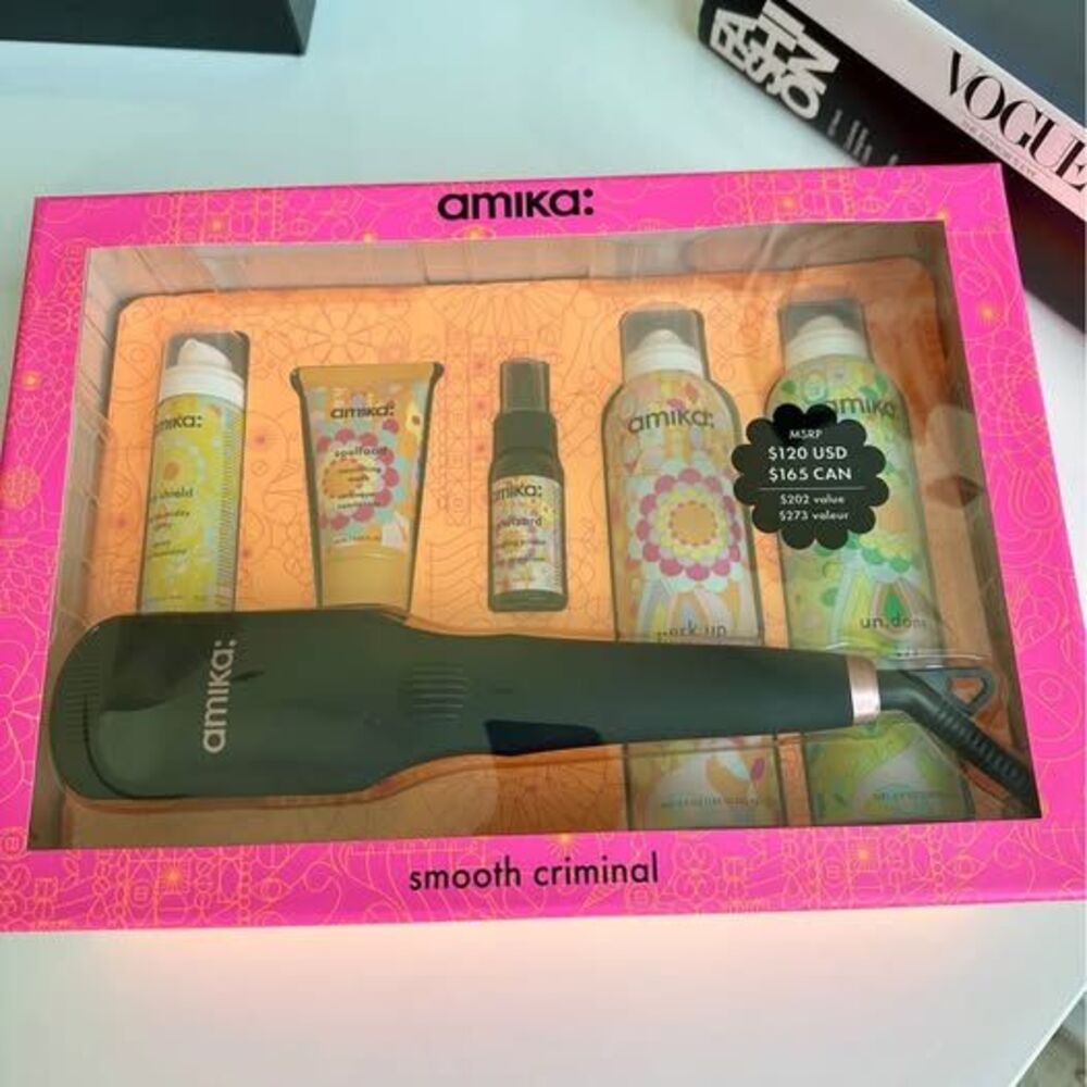 Amika Hair Style with Hot Brush Gift Set New
